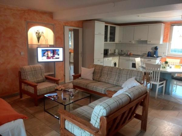 Uni - Luebeck Appartement Groß Grönau Esterno foto